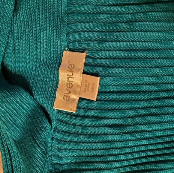 Cardigan - Picture 2 of 4